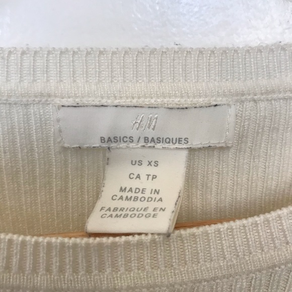 White short sleeve sweater - Picture 2 of 3